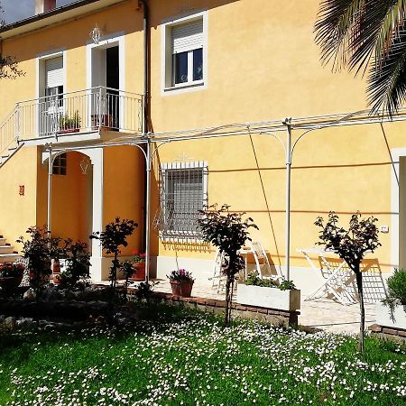La Ginestra Acomodação com café da manhã Sirolo Exterior foto